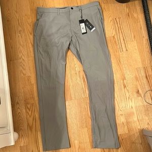 Kenneth Cole 38/32 men’s golf pants